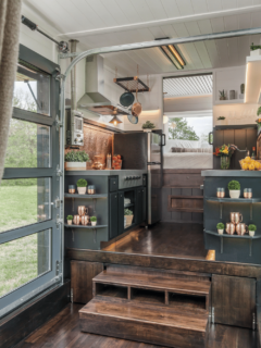 How to Stay Organized in a Tiny Mobile Home